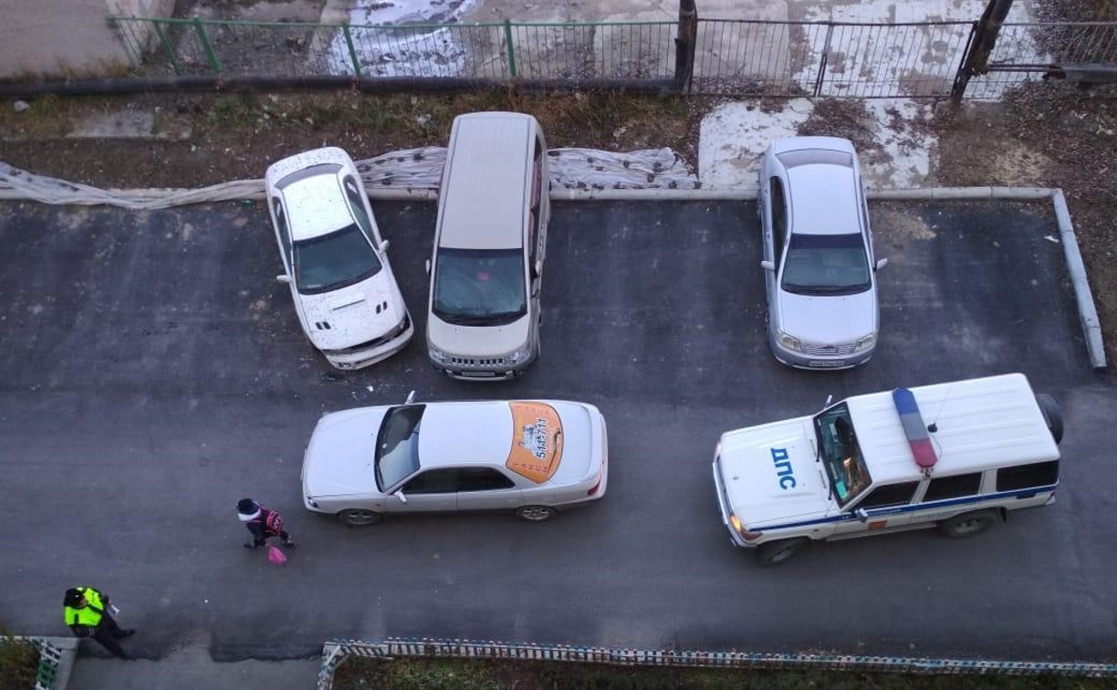 Жители Новоалександровска задержали во дворе наглого таксиста