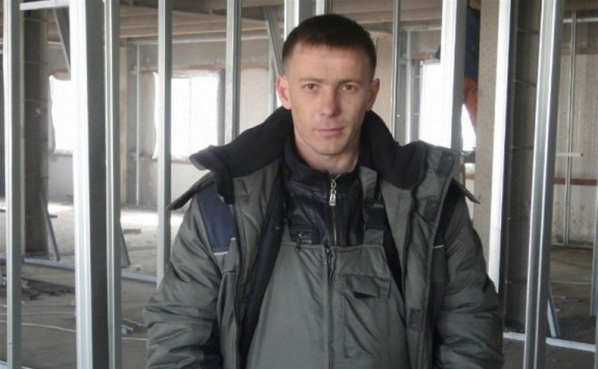 Подозреваемый в убийстве житель Корсакова скрывается от полиции