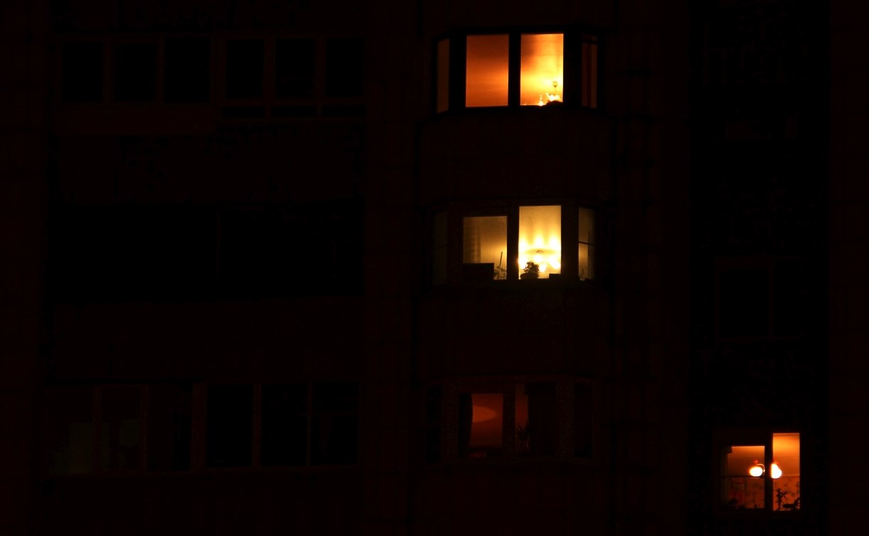 В Южно-Сахалинске на пять минут отключат свет