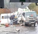 В Холмском районе произошло серьёзное ДТП с участием крана и микроавтобуса: погибли три человека
