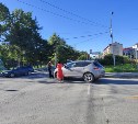 В Южно-Сахалинске на проезжей части сбили велосипедиста: мужчина отобрал телефон у очевидца 