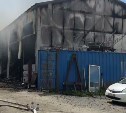 Загорелась автомастерская: в МЧС озвучили подробности крупного пожара в Южно-Сахалинске