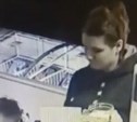 Покупатель в пивном магазине в Южно-Сахалинске умыкнул телефон продавца