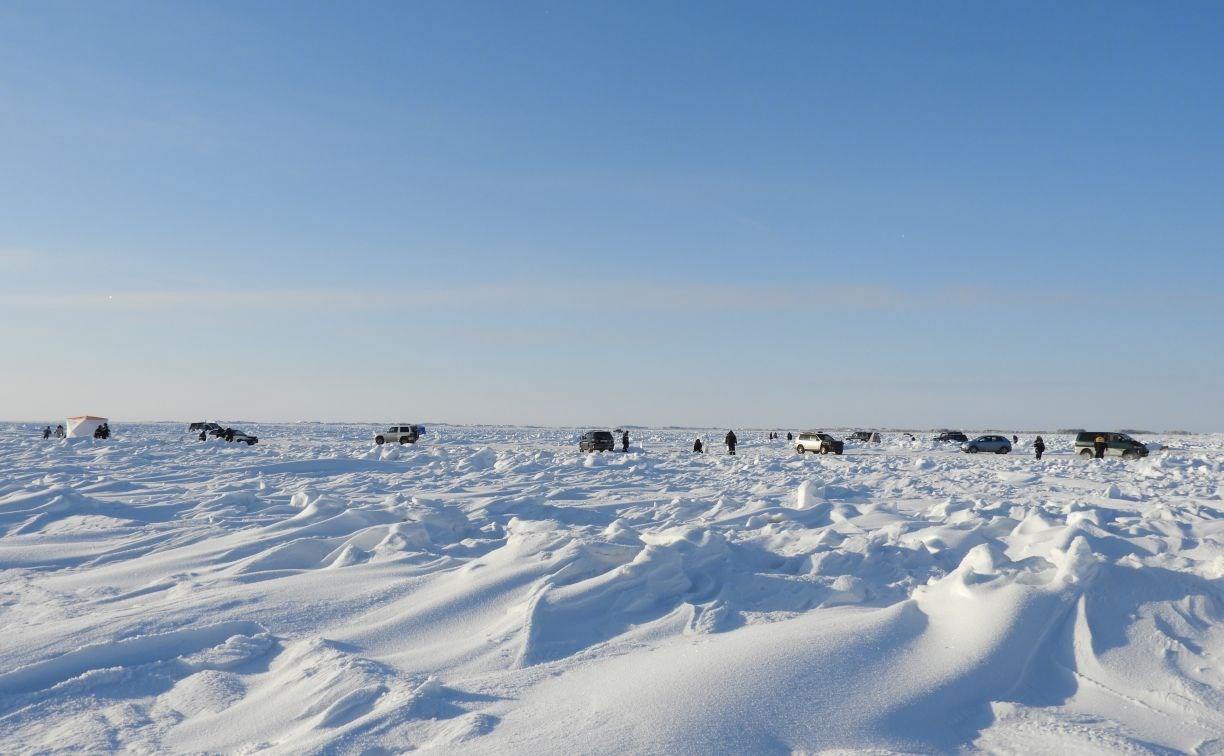 Сахалинцам грозит штраф до 4500 рублей за выезд на лёд: инспекторы СКТУ обследуют водоёмы