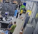 На Камчатке мужчина жестоко избил жену в магазине