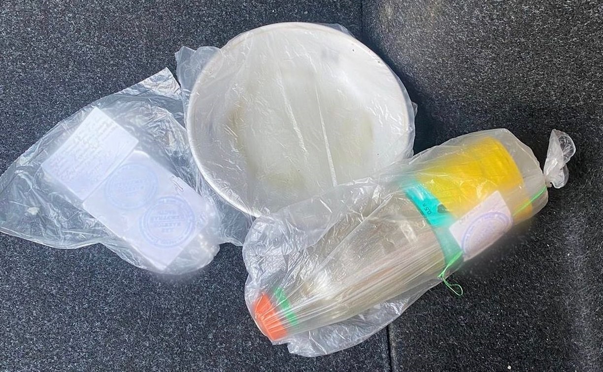 Бутылку с гашишным маслом нашли инспекторы ДПС в кармане южно-сахалинского водителя