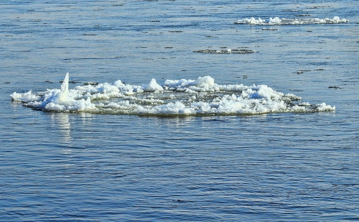 У юго-восточного побережья Сахалина начали отходить льды