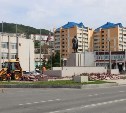 В Холмске после ремонта треснул красный бетон на памятнике Ленину 