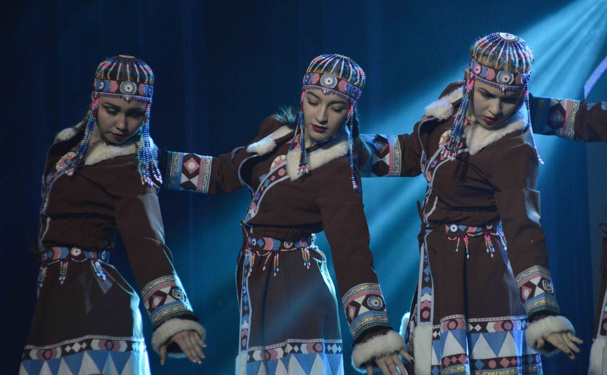 Танцоры из трех районов области показали свои номера на «студвесне» в Южно-Сахалинске