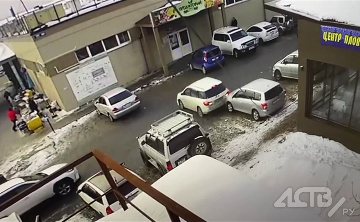 ГАИ Южно-Сахалинска ищет очевидцев аварии у "Техника"