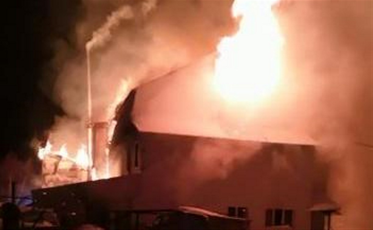 База отдыха "Аквамарин" сгорела в Корсаковском районе