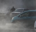 "Воду отключили, идёт откачка": как ликвидируют коммунальную аварию на пр. Победы в Южно-Сахалинске 