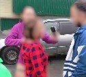 "Ей что-то мерещится, хватает нож": соседские склоки на Сахалине привели к полицейской проверке