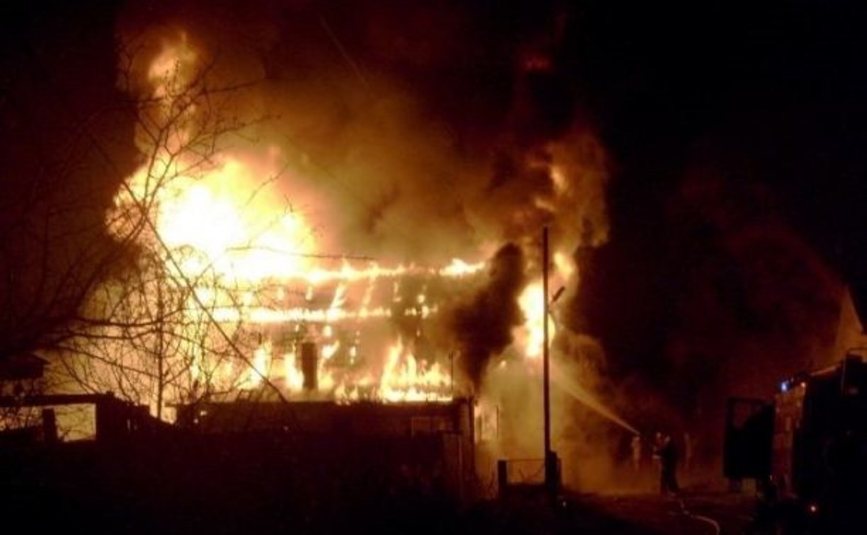 В Хомутово в воскресенье сгорела двухэтажная баня