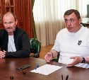Сахалинский губернатор провел встречу с представителями Федерации спортивной борьбы России