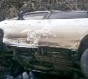 Mitsubishi Delica опрокинулся в кювет в Холмском районе