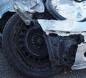 На Сахалине автомобилист сбил пешехода, пытаясь объехать место ДТП