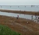 Рыбаки оккупировали нерестовую речку в Пригородном 