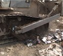 Более 1000  дисков раздавил бульдозер в Южно-Сахалинске