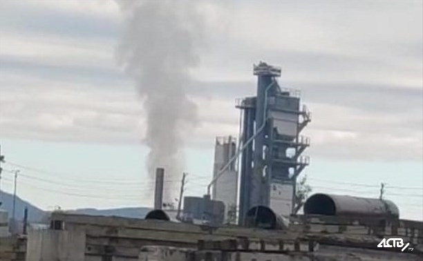 Едкий дым встревожил жителей Дальнего этим утром