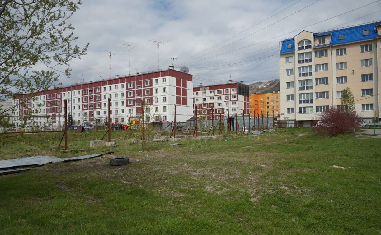 Жители 14-го мкр Южно-Сахалинска получат благоустройство двора вместо застройки