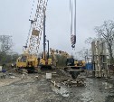 Первую бетонную опору пешеходного моста через Лютогу заливают в Аниве