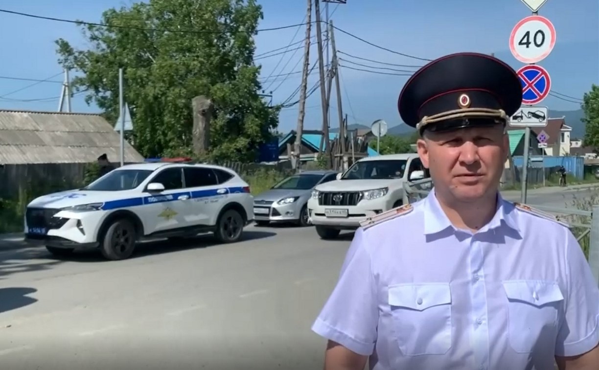 Велосипедист погиб под колесами большегруза с прицепом в Южно-Сахалинске 