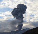 Четырехкилометровый столб пепла выбросил вулкан Эбеко