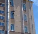 Мужчина выпал с четвертого этажа тубдиспансера в Южно-Сахалинске