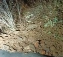 Часть сопки сползла на дорогу Холмск - Невельск