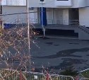 Электрический кабель загорелся на территории гимназии № 1 в Южно-Сахалинске