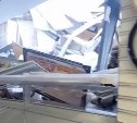 Весь магазин завален: на юге Сахалина обрушилась крыша торгового центра