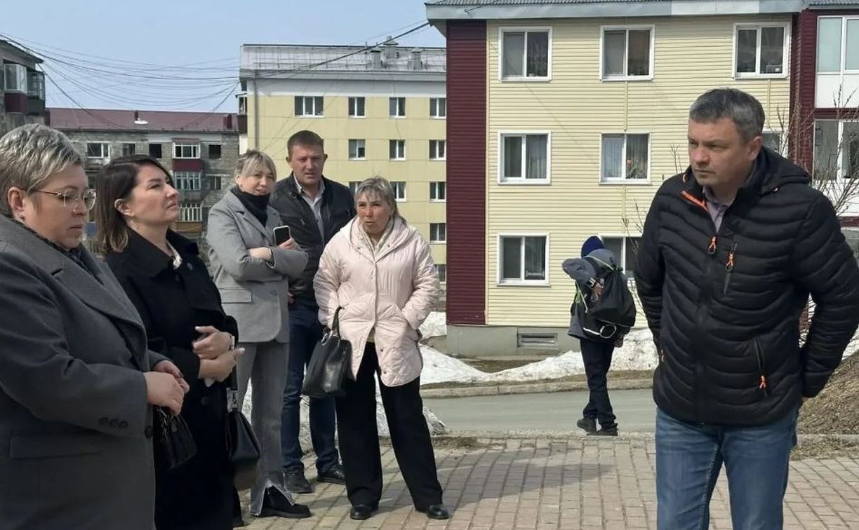 Жители Долинска добились переноса капремонта дома на более ранний срок