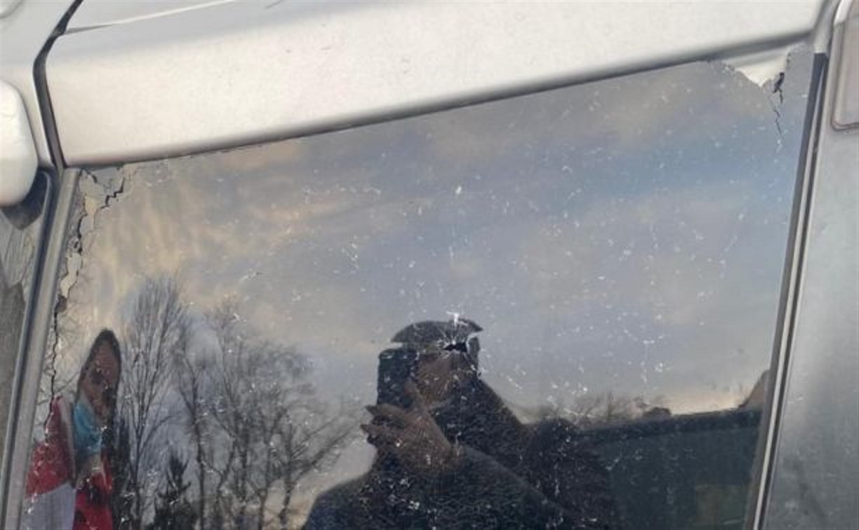 "У меня был шок": неизвестные стреляли в автомобиль жительницы Южно-Сахалинска