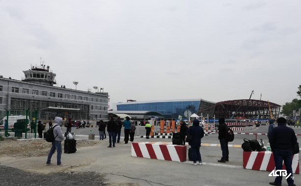 Аэропорт и железнодорожный вокзал в Южно-Сахалинске оцепили оперативные службы