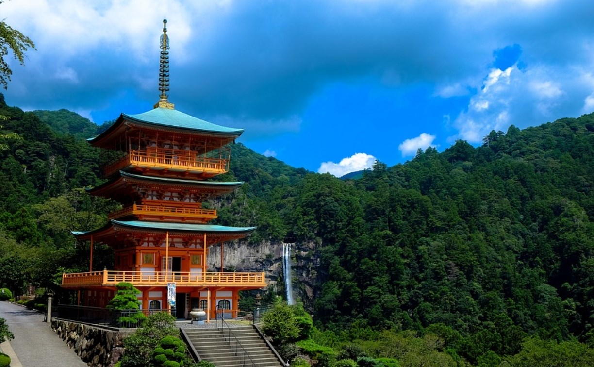Япония начинает пускать туристов, но есть ограничения