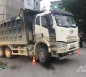 Очевидцев наезда самосвала на подростка продолжают искать в Южно-Сахалинске
