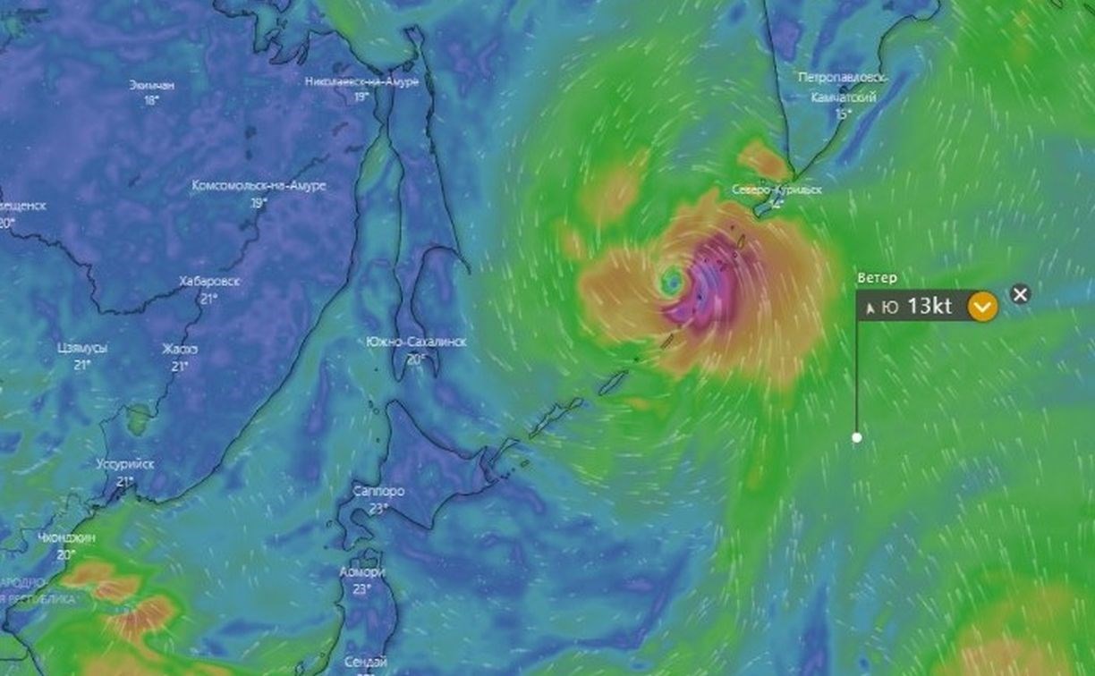 Тайфун "Меари", обрушивший на Японию шквалистый ветер и ливень, движется к Курилам