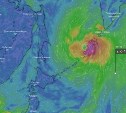 Тайфун "Меари", обрушивший на Японию шквалистый ветер и ливень, движется к Курилам
