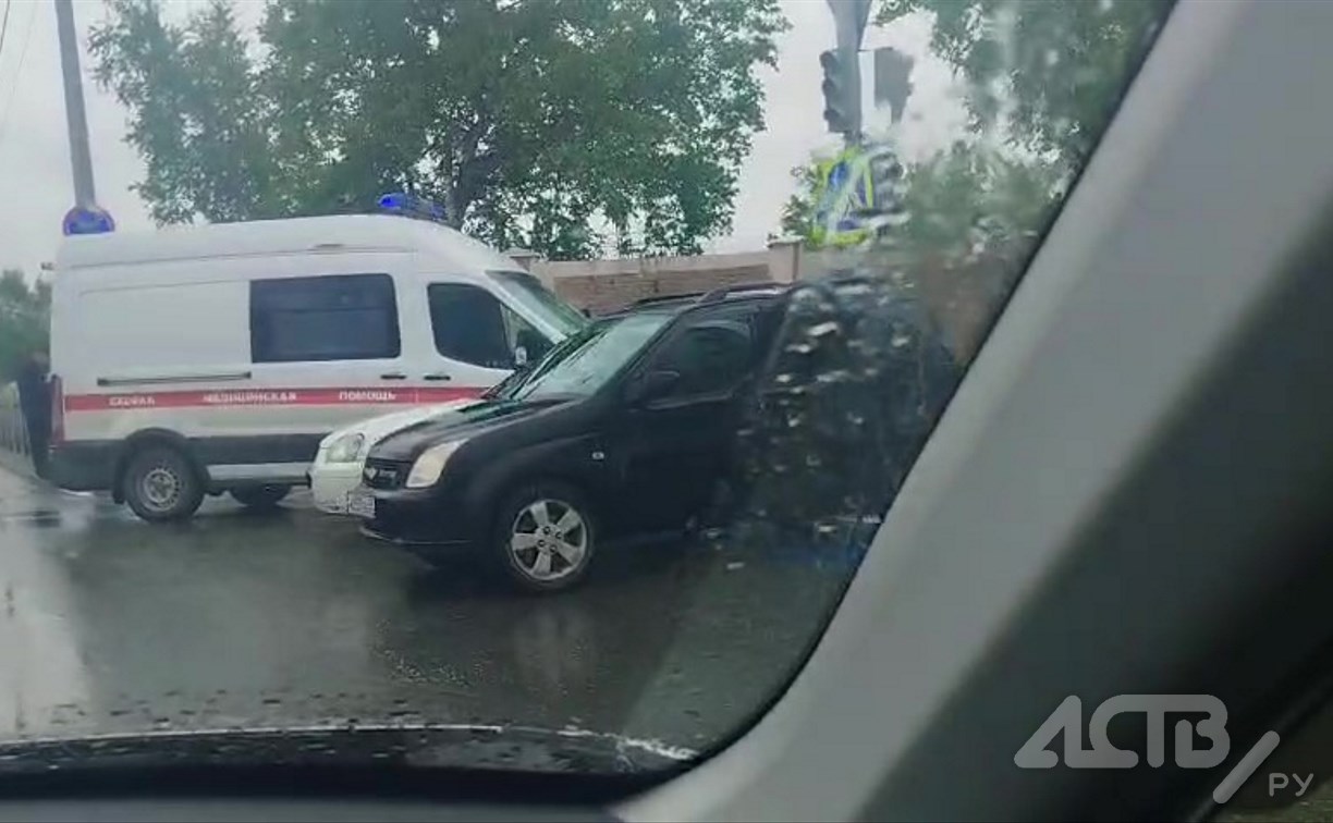 Автомобиль сбил пенсионерку в Южно-Сахалинске