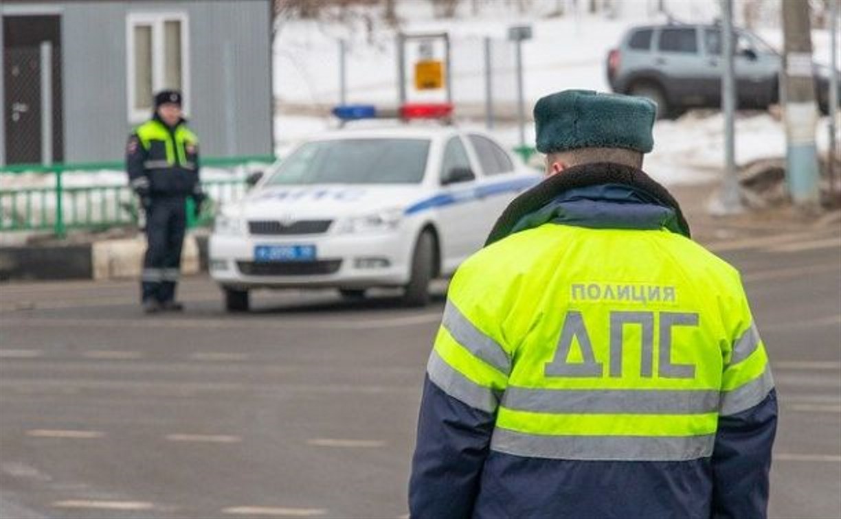 На Сахалине военнослужащий разбил чужой автомобиль и сбил пешехода -  Новости Сахалинской области. Происшествия - astv.ru