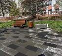 С новыми лавочками и декоративными фонарями: улица Ленина в Аниве преображается 