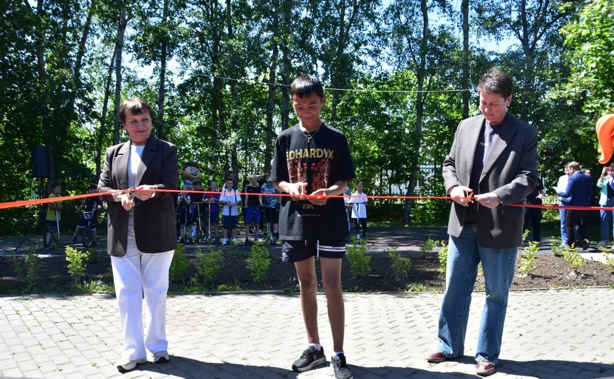 В Долинске открыли современный скейт-парк 