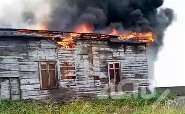 Крыша старого здания рыбколхоза горела в Чехове