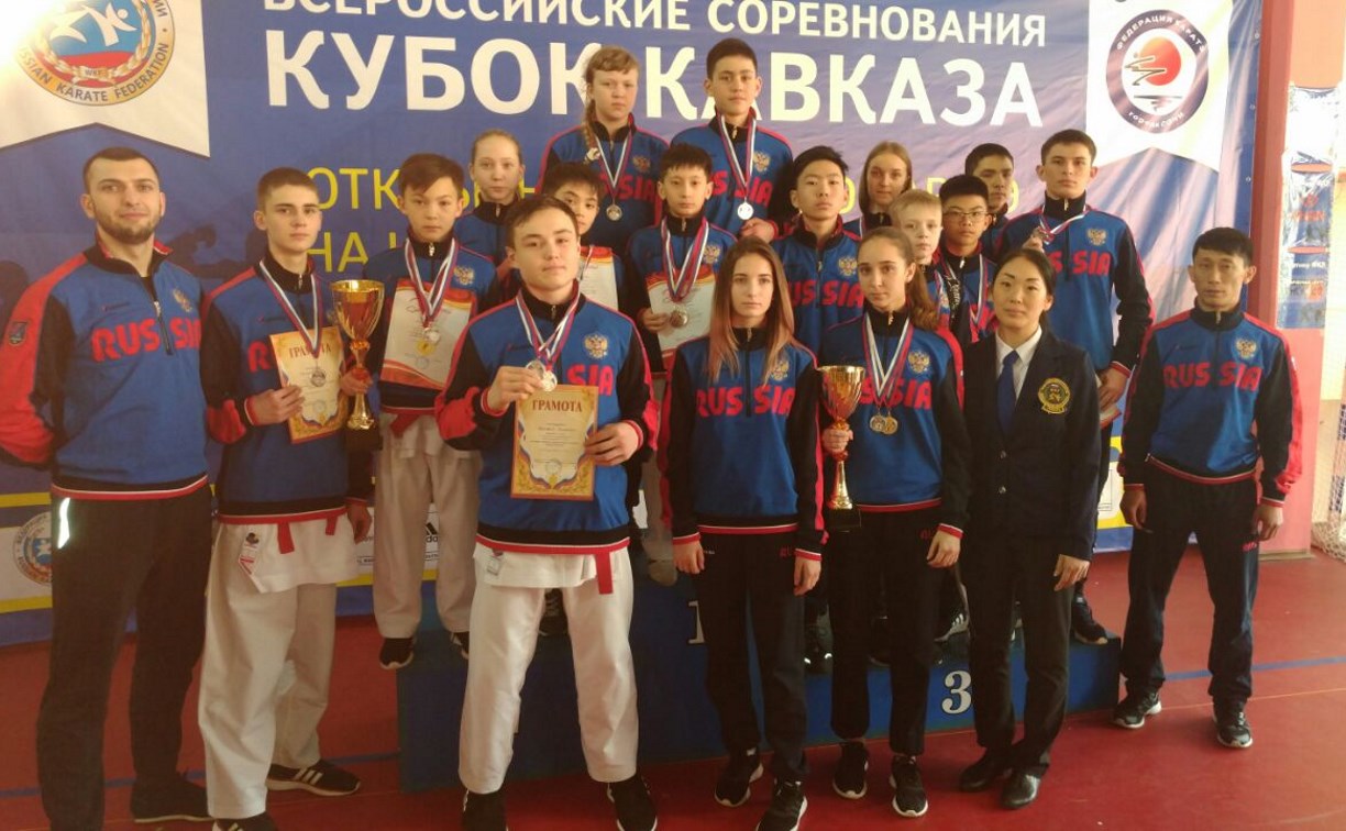 Сахалинские каратисты привезли из Сочи 12 медалей