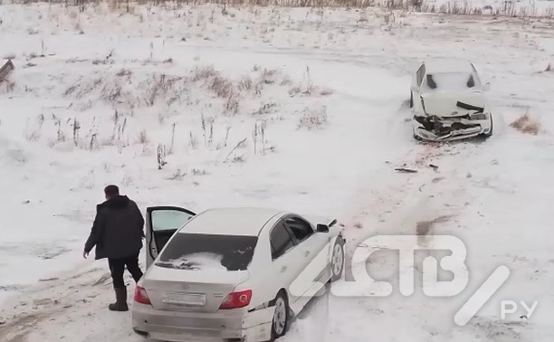 Пасха близко: водитель на Сахалине старательно разбил своё авто об другое на глазах у обомлевших соседей