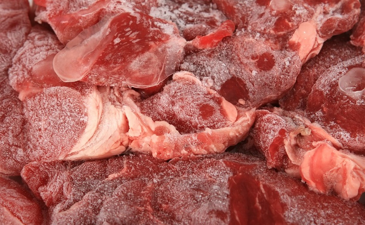 Кишечную палочку и листерии нашли в замороженном мясе на Сахалине