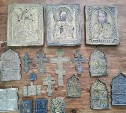 Коллекционер подарил сахалинскому музею старинные предметы чеховской эпохи