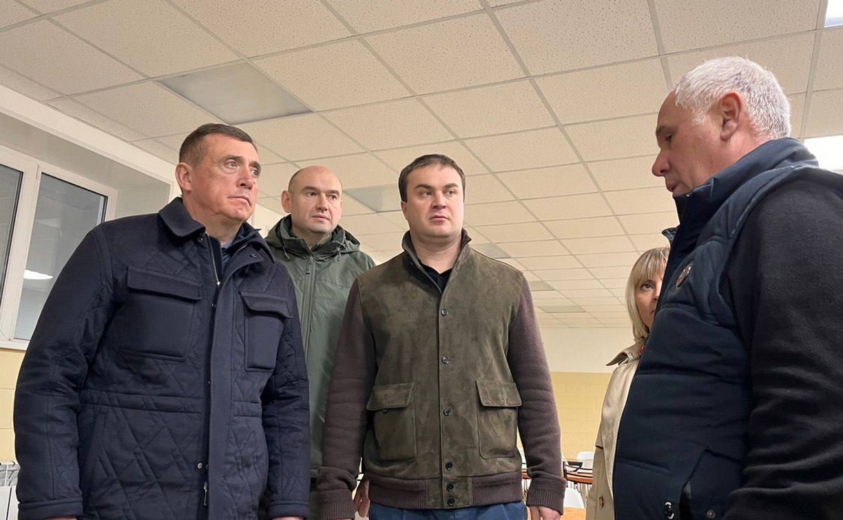 Сахалинский губернатор посетил подшефный Шахтёрск в ДНР