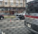 Два автомобиля столкнулись на перекрёстке в Южно-Сахалинске